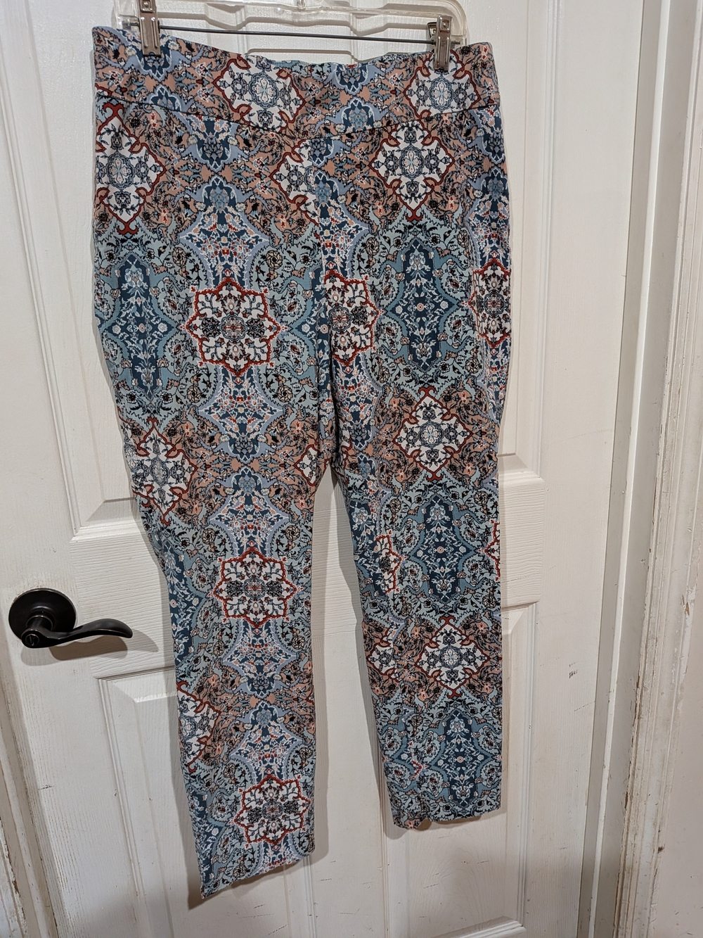 Chico's Multi Print Pull On Pants Dressy Casual Resortwear